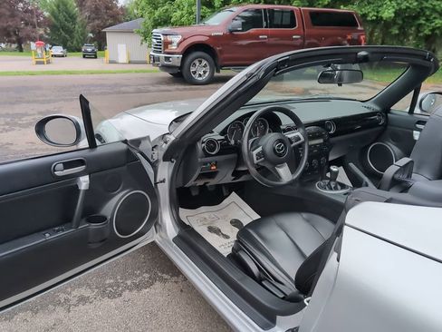 Used 2008 MAZDA MX-5 Miata Grand Touring w/ Premium Pkg RWD image 15