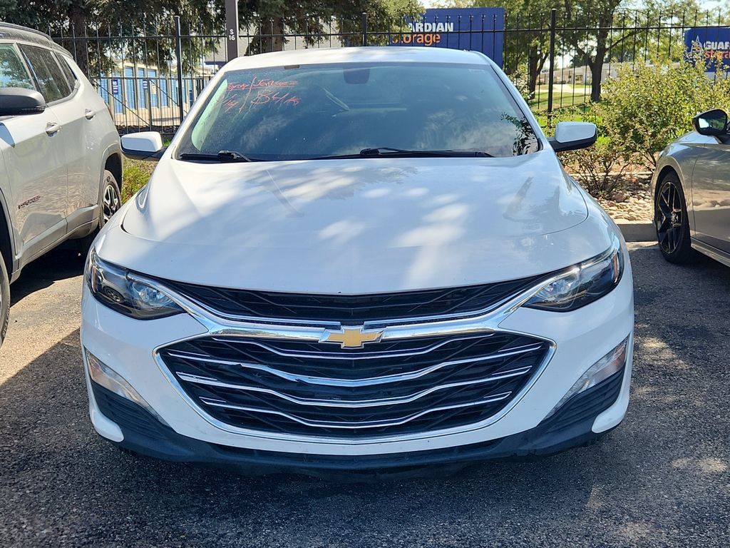 Used 2020 Chevrolet Malibu LT FWD image 2