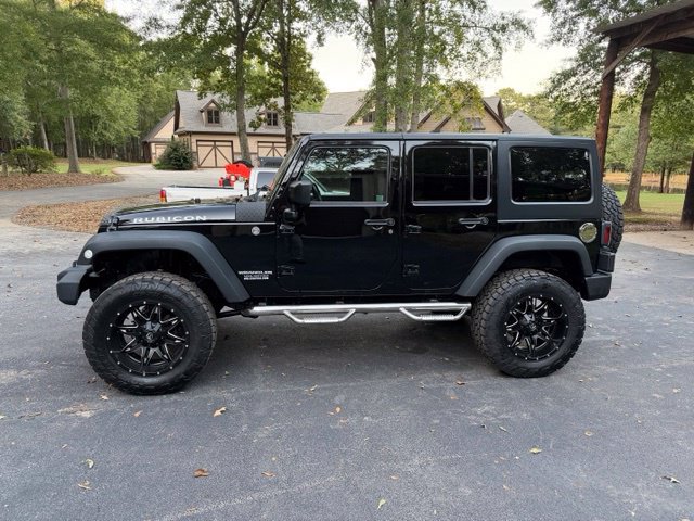 Used 2015 Jeep Wrangler Unlimited Rubicon AWD/4WD image 7