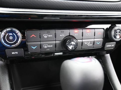 New 2026 Jeep Compass Limited image 19