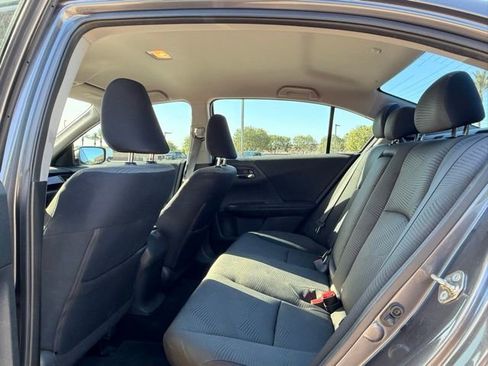 Used 2017 Honda Accord LX image 9