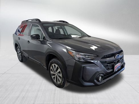 Used 2025 Subaru Outback Premium image 7