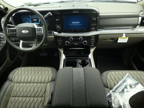 New 2026 Ford F450 Platinum w/ Platinum Plus Package AWD/4WD image 18