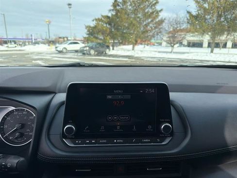 Used 2023 Nissan Rogue SV image 35