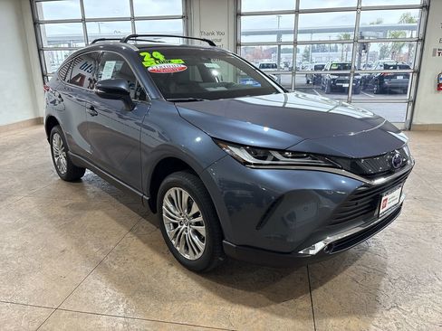 Certified 2024 Toyota Venza LE image 4