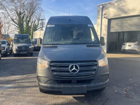 Used 2019 Mercedes-Benz Sprinter 170 image 2