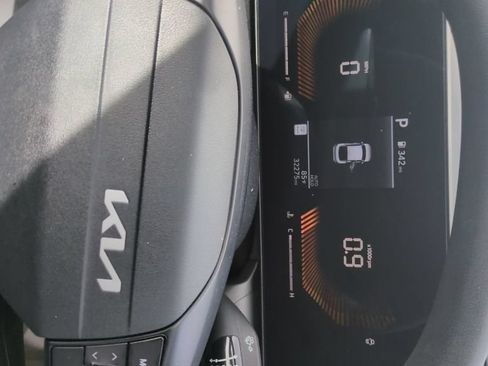 Used 2025 Kia K4 FWD image 9