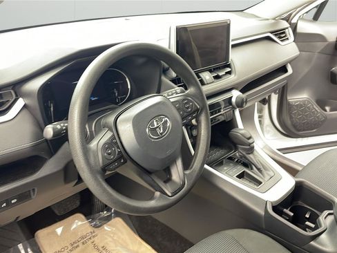 Used 2023 Toyota RAV4 LE FWD image 23