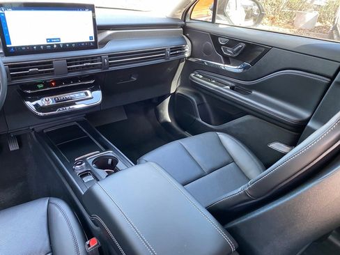 New 2026 Lincoln Corsair Reserve w/ Jet Appearance Package image 17