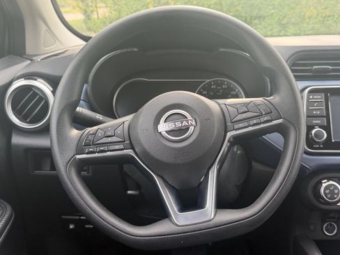 Used 2025 Nissan Versa SV FWD image 25