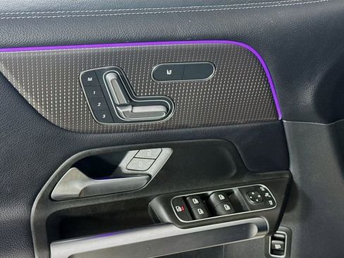 Used 2021 Mercedes-Benz GLB 250 GLB 250 image 20