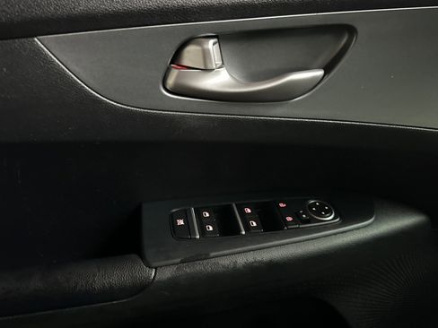 Used 2020 Kia Forte LXS image 11