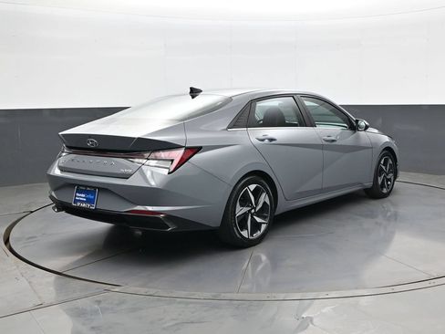 Certified 2021 Hyundai Elantra Limited FWD image 6