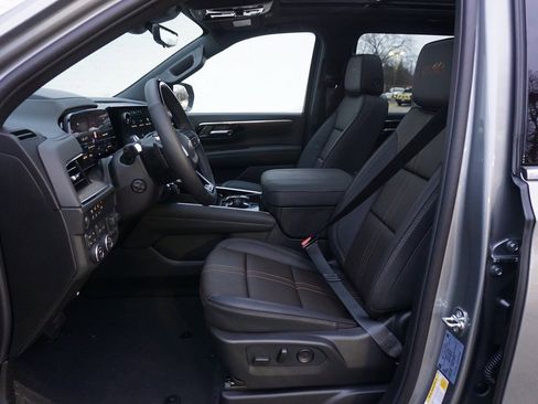 New 2026 Chevrolet Suburban High Country image 10