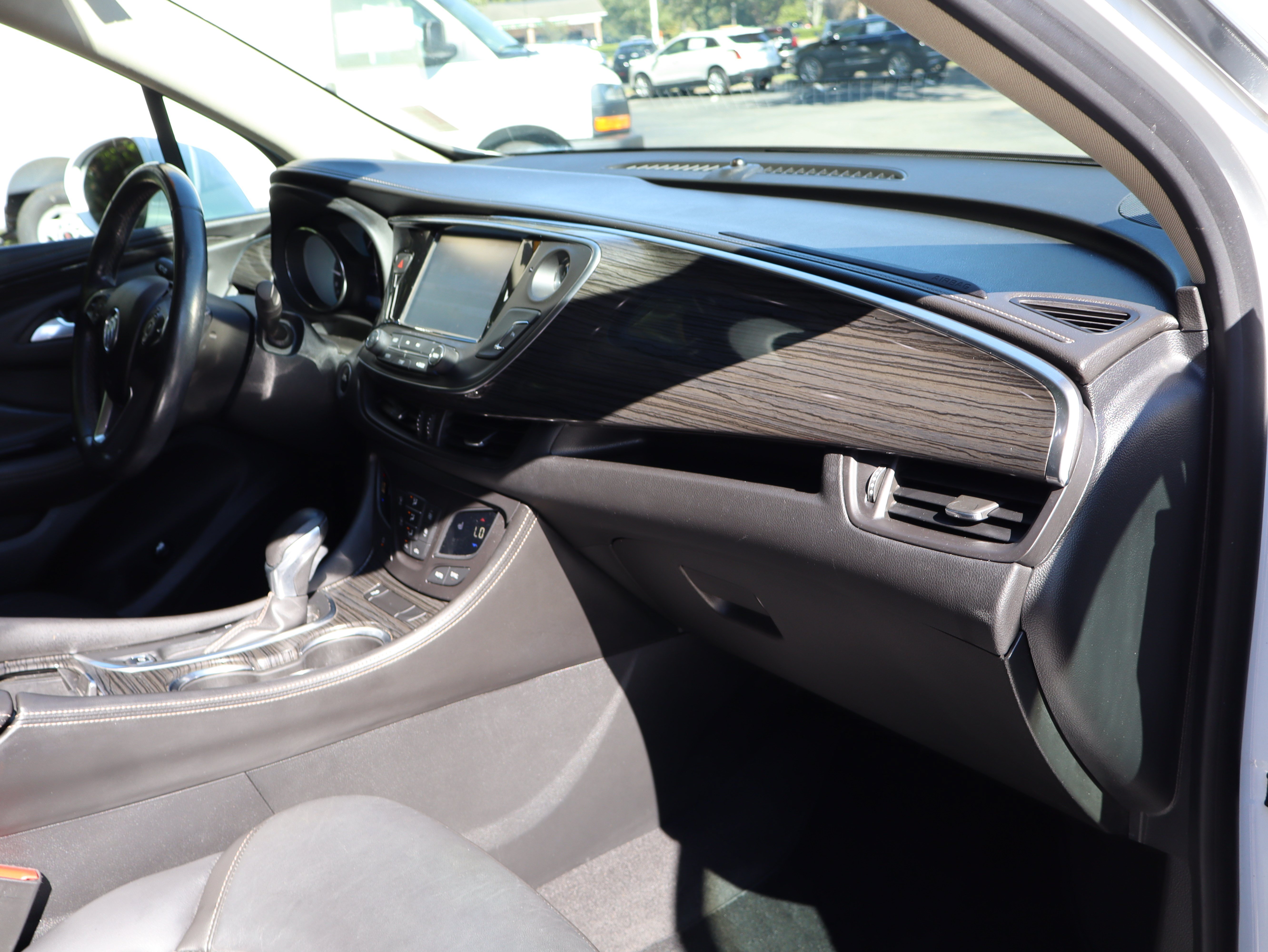 Used 2018 Buick Envision Essence FWD image 29