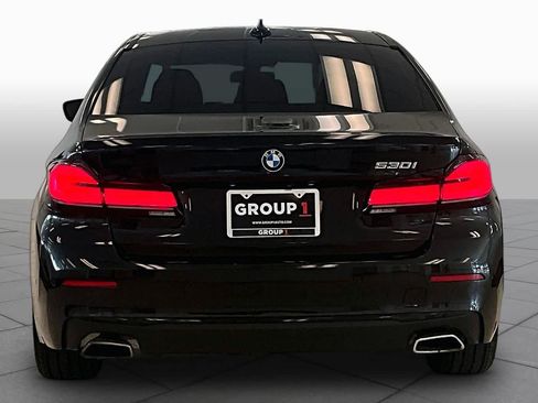 Used 2023 BMW 530i w/ Convenience Package RWD image 4