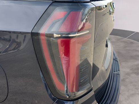 Used 2025 Chevrolet Tahoe LT AWD/4WD image 36