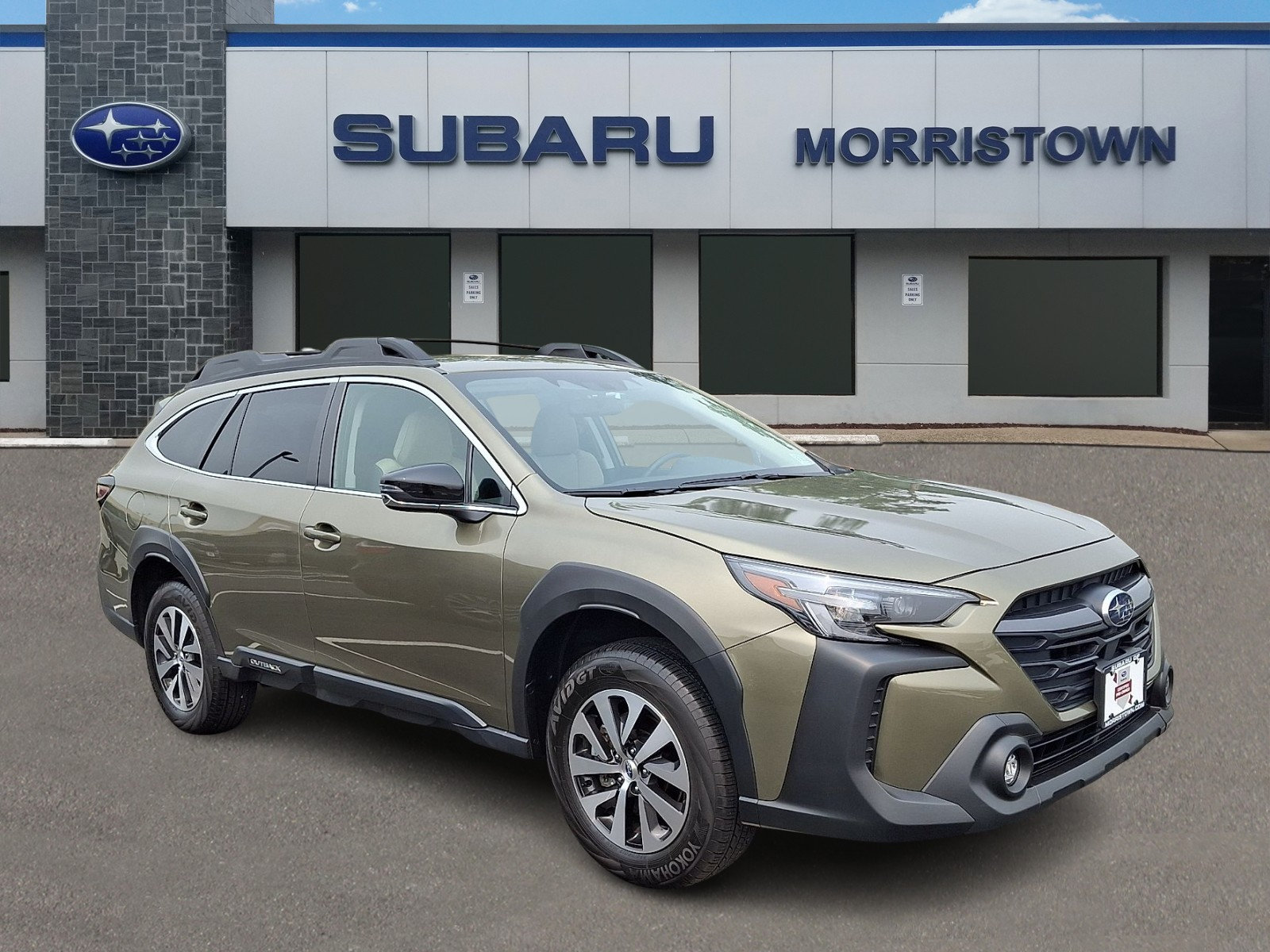 Certified 2025 Subaru Outback Premium AWD/4WD image 1