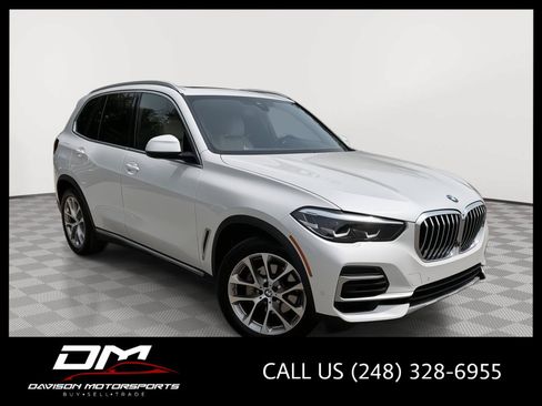 Used 2022 BMW X5 xDrive40i w/ Parking Assistance Package AWD/4WD image 1
