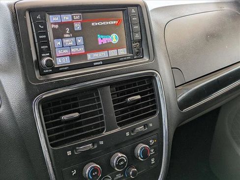 Used 2017 Dodge Grand Caravan SXT image 13