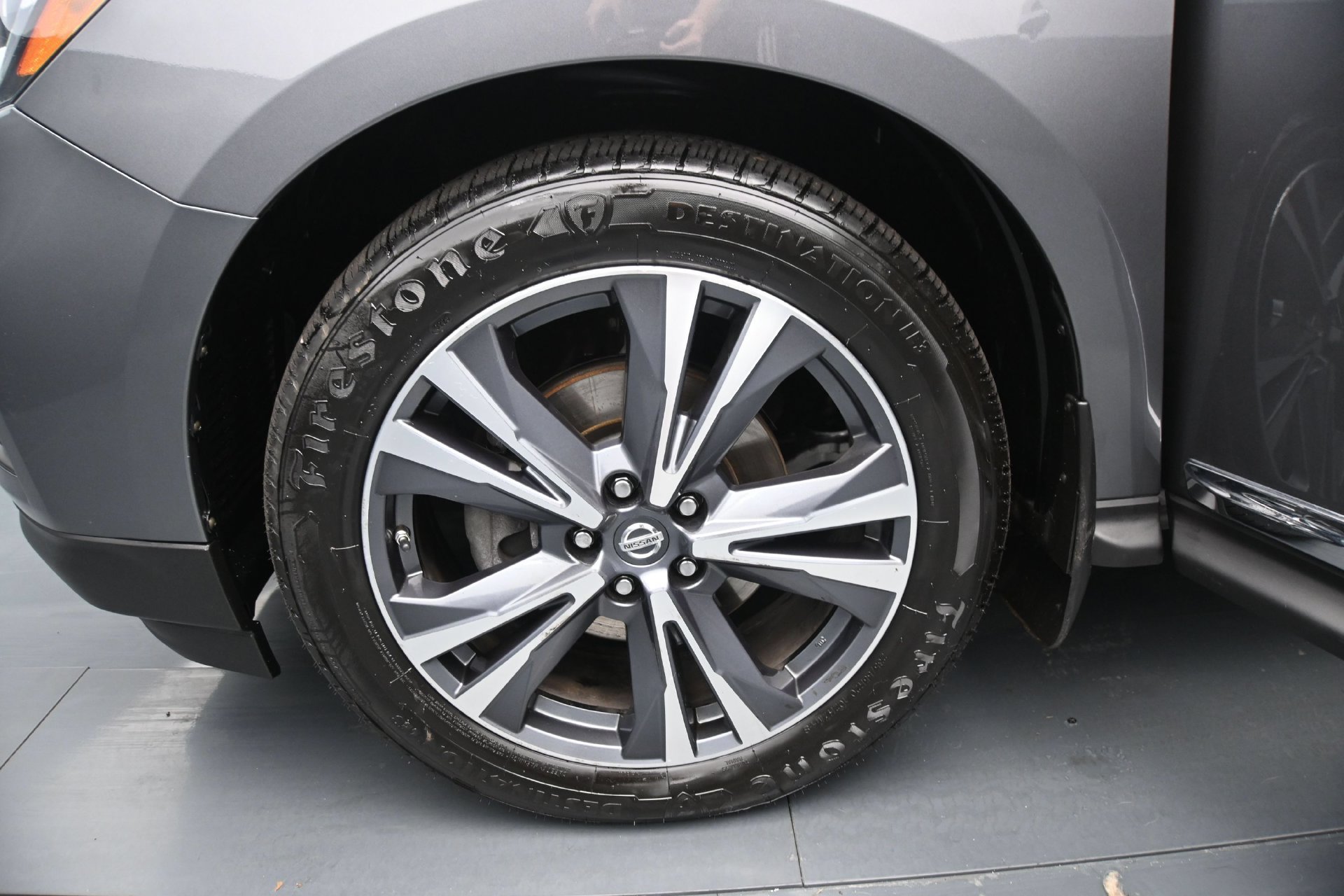 Used 2019 Nissan Pathfinder Platinum AWD/4WD image 30