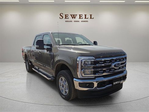 New 2026 Ford F250 XLT w/ XLT Premium Package image 6