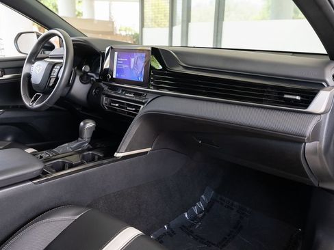 Used 2025 Toyota Camry SE FWD image 42