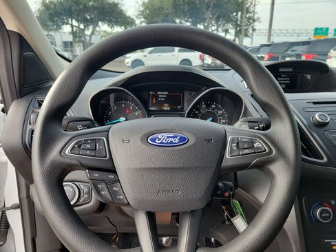 Certified 2018 Ford Escape SE image 11