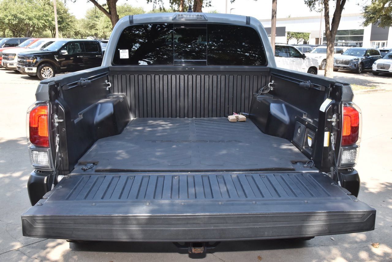 Used 2020 Toyota Tacoma TRD Off-Road AWD/4WD image 34