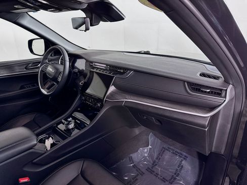 Certified 2025 Jeep Grand Cherokee L Limited w/ Luxury Tech Group II image 43