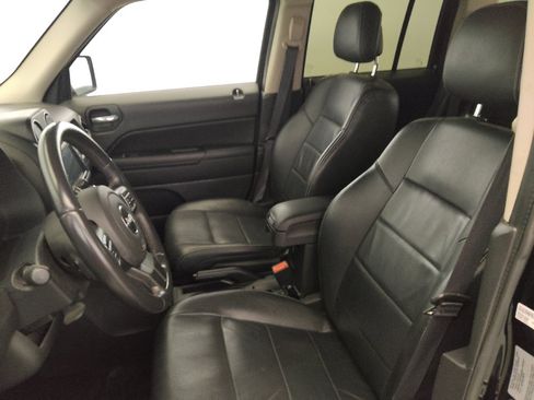 Used 2017 Jeep Patriot High Altitude AWD/4WD image 17