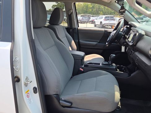 Used 2019 Toyota Tacoma SR w/ SR Convenience Package RWD image 13