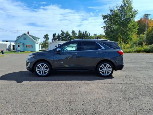 Used 2018 Chevrolet Equinox Premier image 2