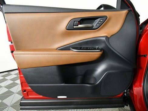 Used 2025 Toyota Crown Signia image 21