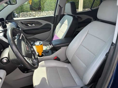 Used 2022 GMC Terrain SLT w/ Tech Package FWD image 16