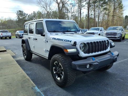 Used 2024 Jeep Wrangler Unlimited Rubicon 4xe image 3