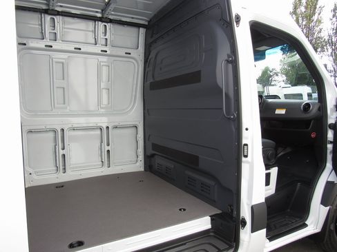 New 2025 Mercedes-Benz Sprinter 4500 image 19