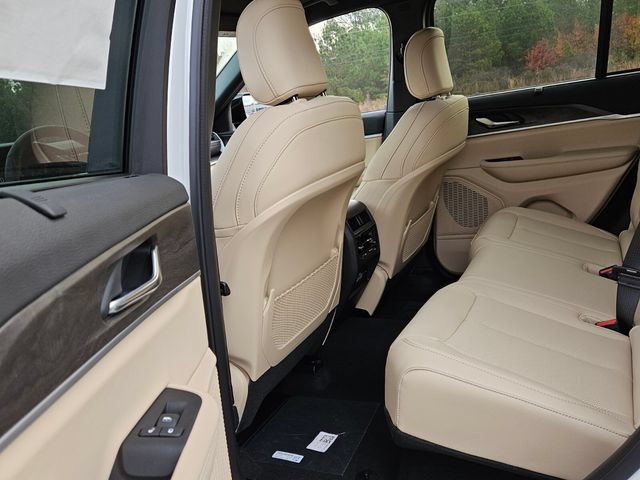 New 2025 Jeep Grand Cherokee Limited w/ Luxury Tech Group II RWD image 7