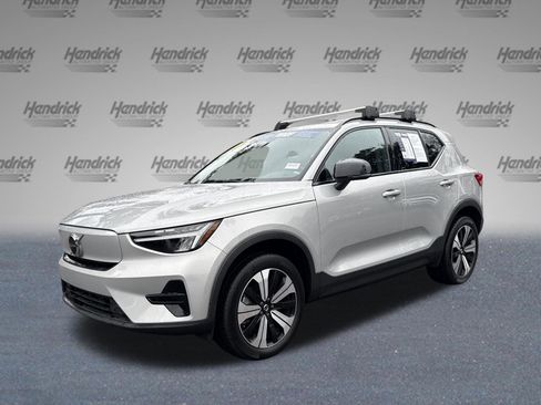 Used 2023 Volvo XC40 Recharge Core image 4