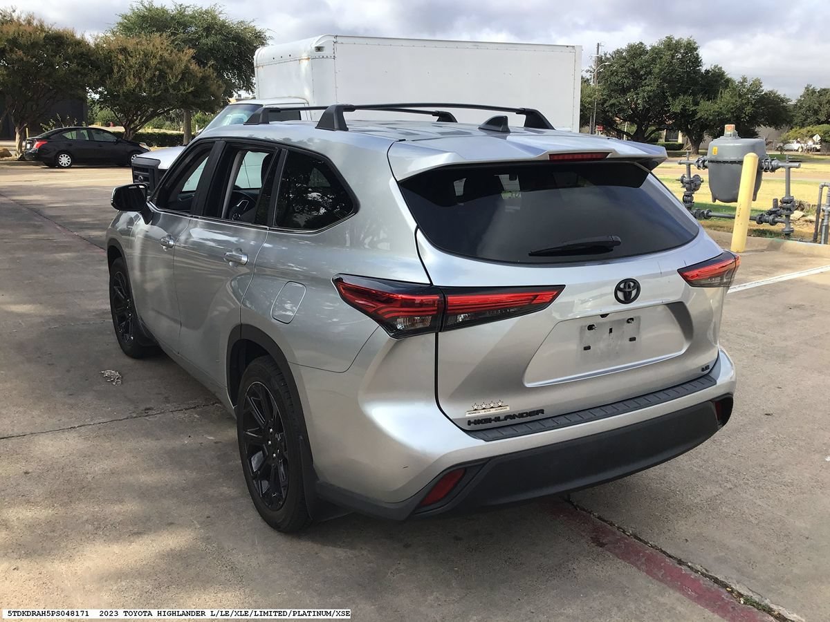 Used 2023 Toyota Highlander LE FWD image 5