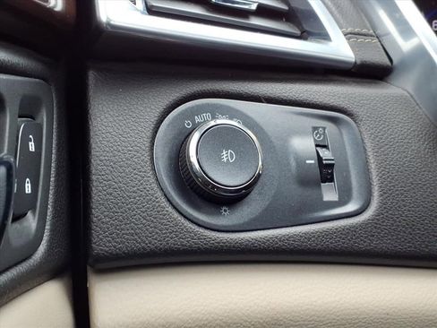 Used 2013 Cadillac SRX Premium image 29