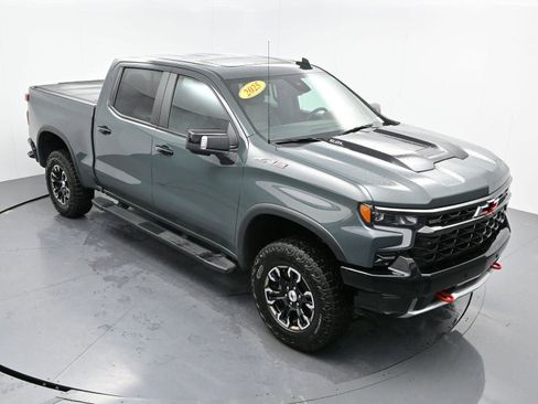 Used 2025 Chevrolet Silverado 1500 ZR2 w/ Technology Package image 41