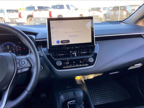 Used 2025 Toyota Corolla SE image 6