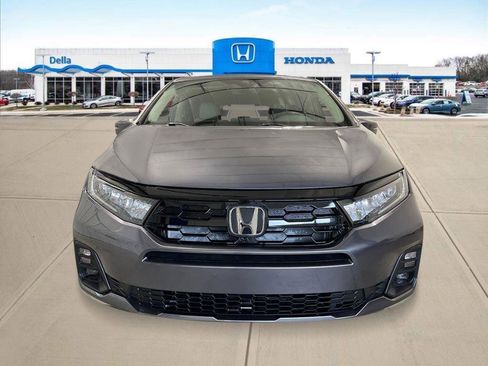 New 2026 Honda Odyssey Touring image 8