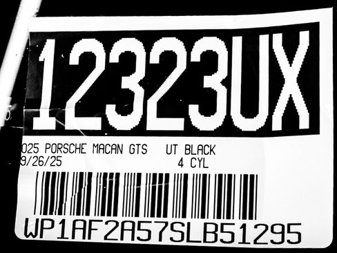 Used 2025 Porsche Macan GTS image 32