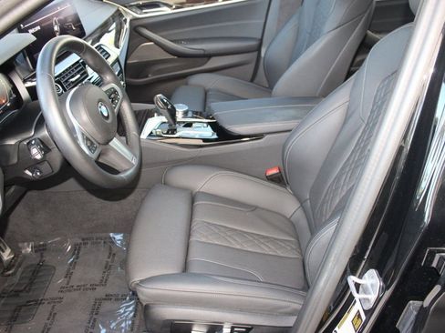 Used 2023 BMW 540i w/ M Sport Package image 5