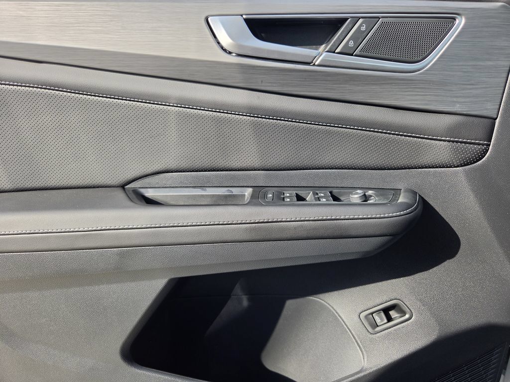New 2026 Volkswagen Atlas Cross Sport SE FWD image 19