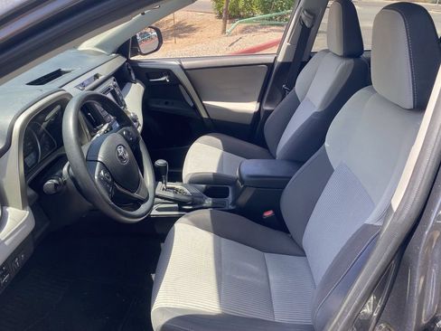 Used 2014 Toyota RAV4 XLE FWD image 8