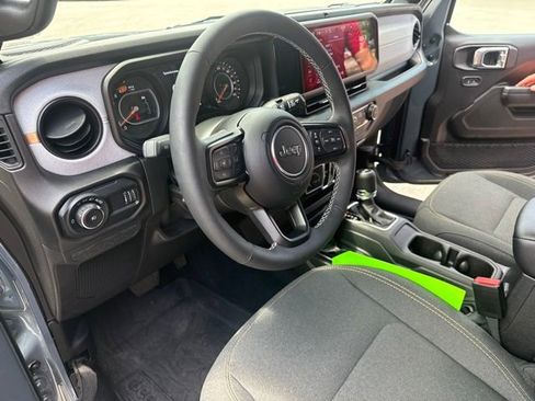 Used 2025 Jeep Wrangler Unlimited Sport AWD/4WD image 25