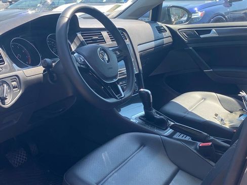 Certified 2020 Volkswagen Golf 4-Door FWD image 11